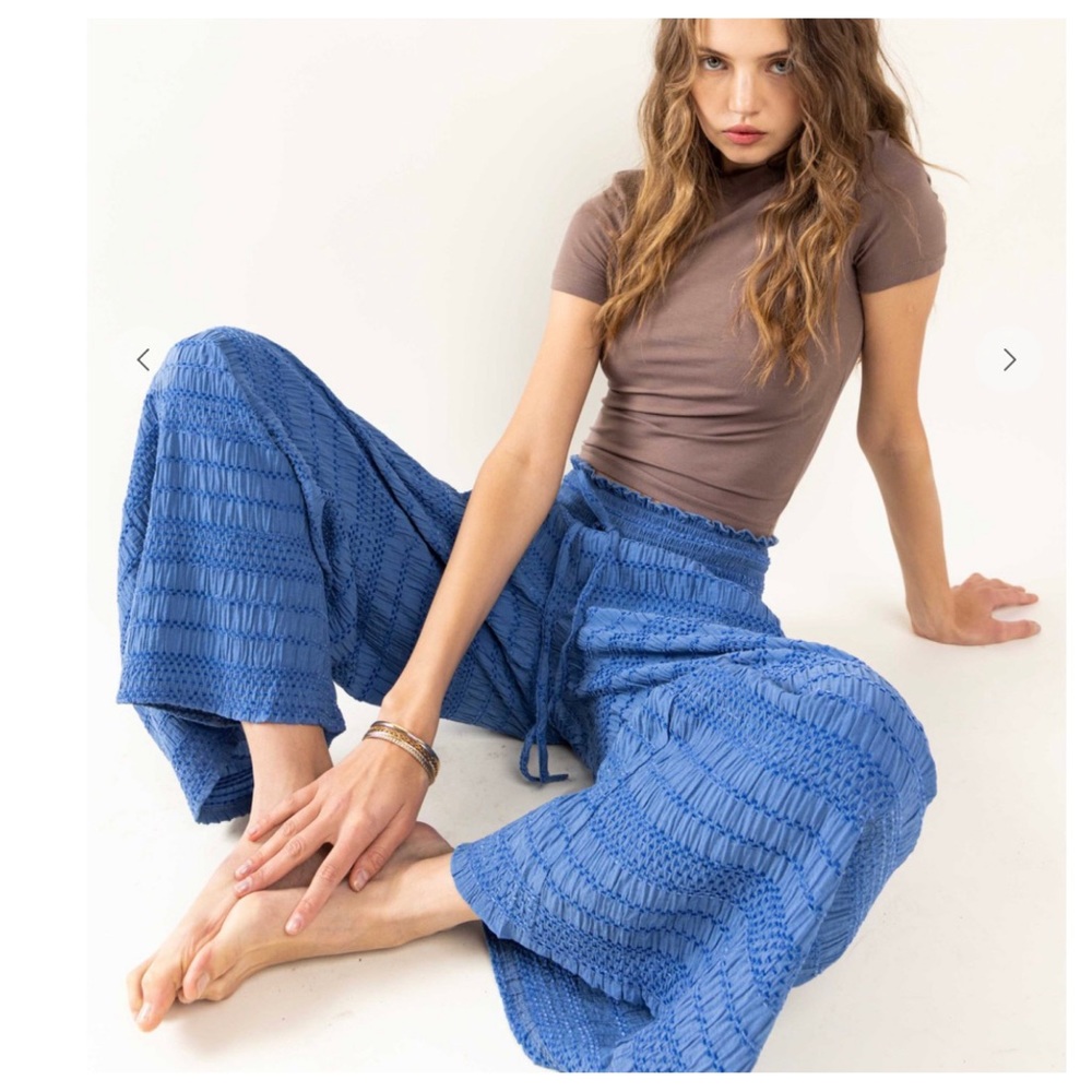 26 Boho Textured Fabric Solid Wide Pants - Picture 4 of 5